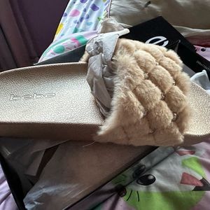 Bebé fur gold slides
